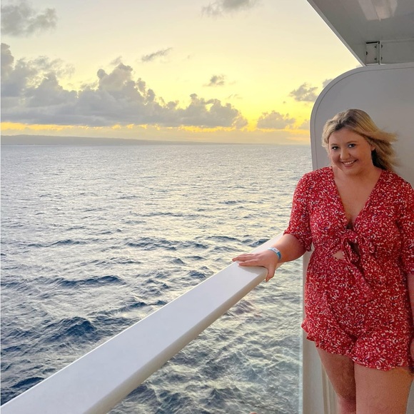 Meet your Posher, Jenna - Picture 6 of 10